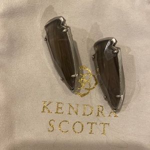 Kendra Scott silver and gray arrow earrings